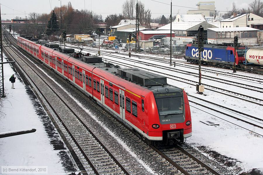 Deutsche Bahn - 425262-3
/ Bild: db4252623_bk1001080022.jpg