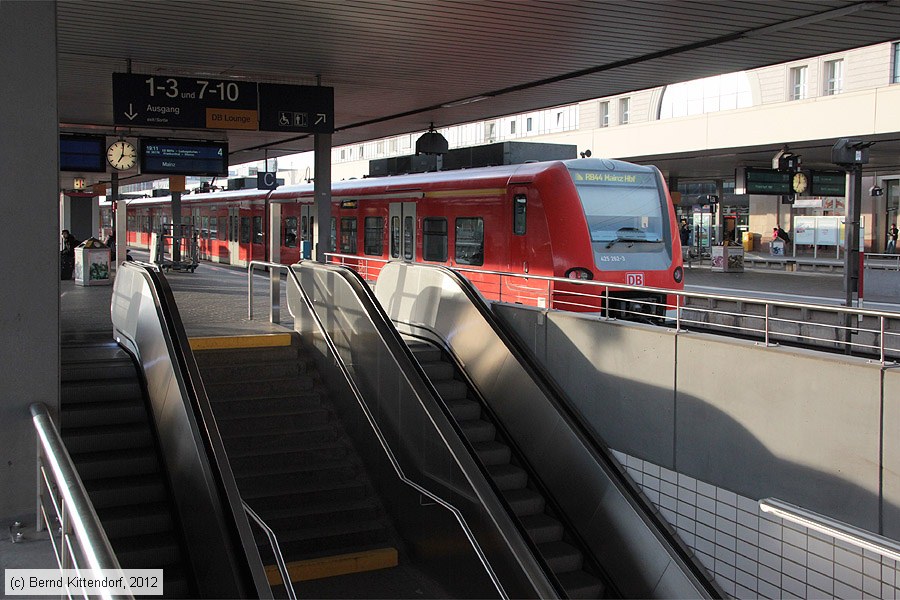 Deutsche Bahn - 425262-3
/ Bild: db4252623_bk1204020032.jpg Deutsche Bahn - 425262-3
/ Bild: db4252623_bk1204020032.jpg