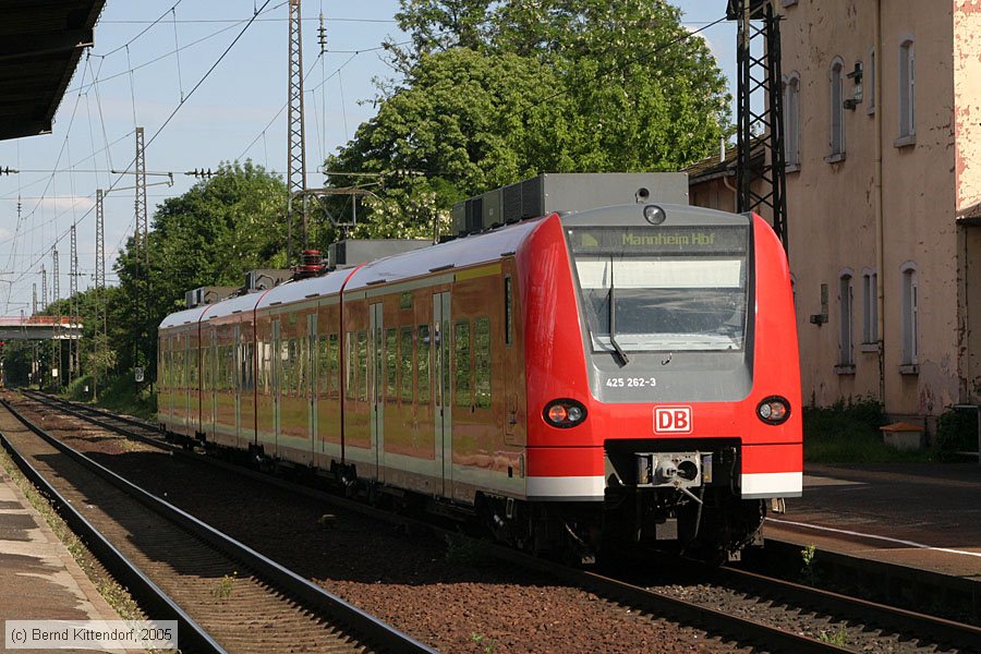 Deutsche Bahn - 425262-3
/ Bild: db4252623_e0020192.jpg Deutsche Bahn - 425262-3
/ Bild: db4252623_e0020192.jpg