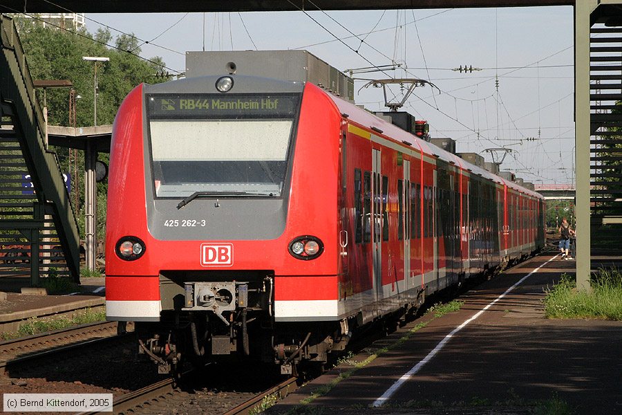 Deutsche Bahn - 425262-3
/ Bild: db4252623_e0020356.jpg Deutsche Bahn - 425262-3
/ Bild: db4252623_e0020356.jpg