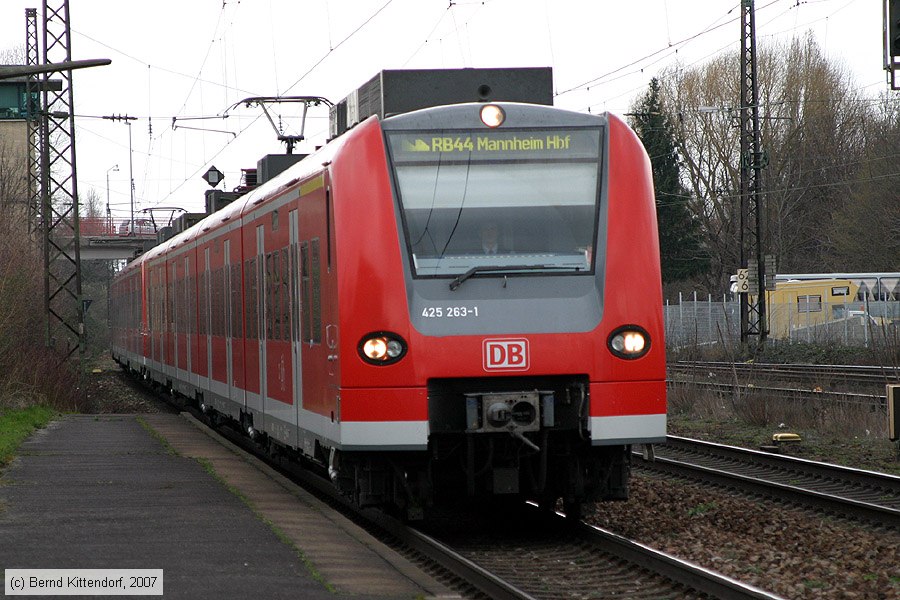 Deutsche Bahn - 425263-1
/ Bild: db4252631_bk0703090019.jpg