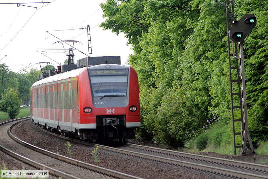 Deutsche Bahn - 425263-1
/ Bild: db4252631_bk0805050008.jpg Deutsche Bahn - 425263-1
/ Bild: db4252631_bk0805050008.jpg