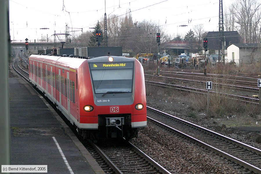 Deutsche Bahn - 425264-9
/ Bild: db4252649_e0025050.jpg Deutsche Bahn - 425264-9
/ Bild: db4252649_e0025050.jpg