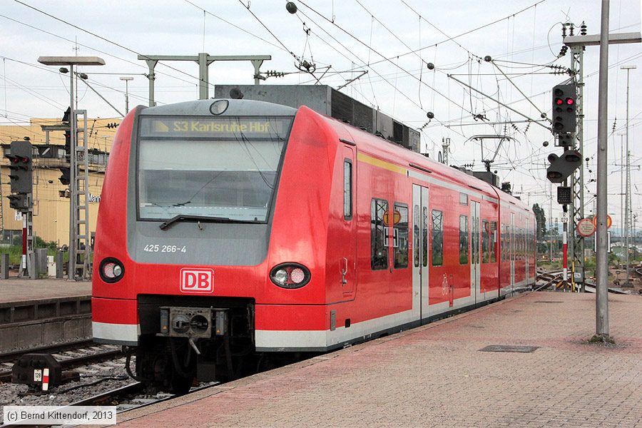 Deutsche Bahn - 425266-4
/ Bild: db4252664_bk1306120058.jpg Deutsche Bahn - 425266-4
/ Bild: db4252664_bk1306120058.jpg