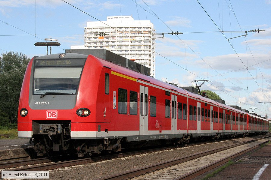 Deutsche Bahn - 425267-2
/ Bild: db4252672_bk1107180022.jpg
