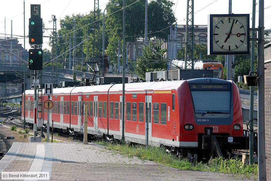 Deutsche Bahn - 425268-0
/ Bild: db4252680_bk1107110021.jpg