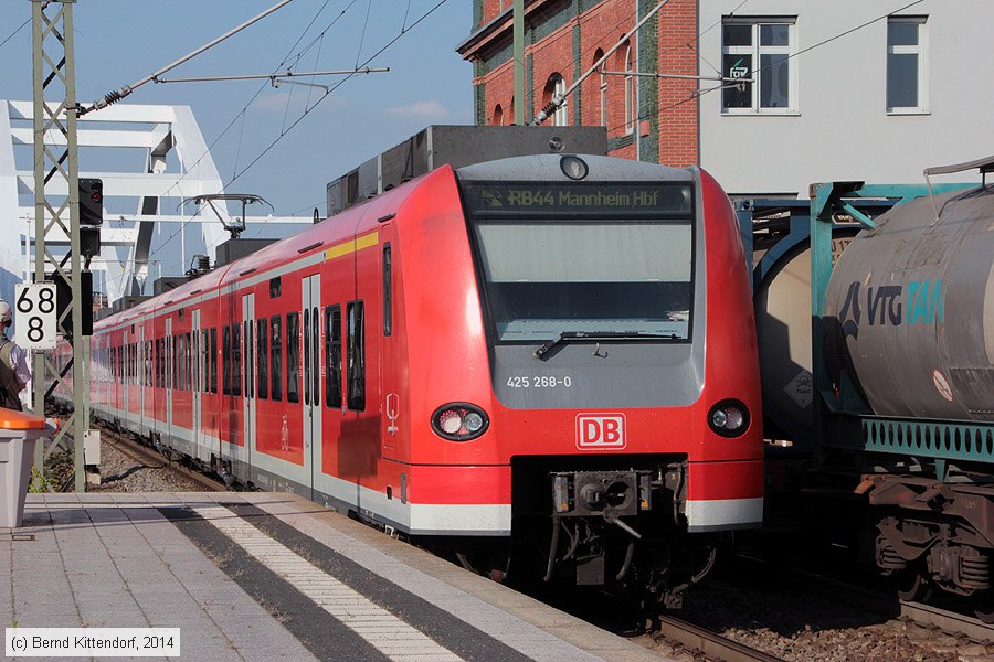 Deutsche Bahn - 425268-0
/ Bild: db4252680_bk1406120047.jpg