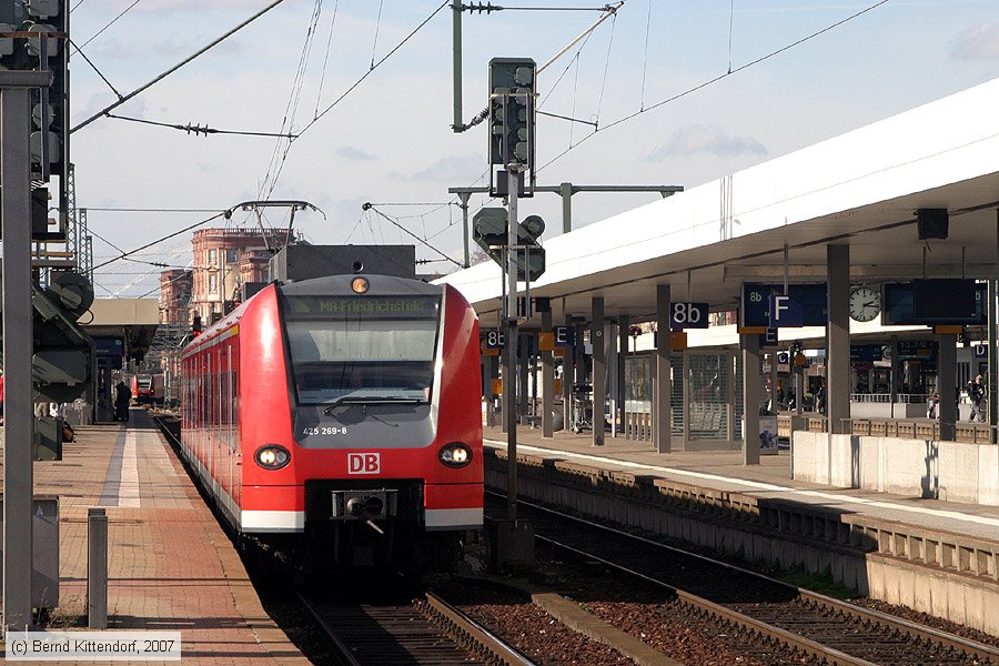 Deutsche Bahn - 425269-8
/ Bild: db4252698_bk0703040134.jpg Deutsche Bahn - 425269-8
/ Bild: db4252698_bk0703040134.jpg