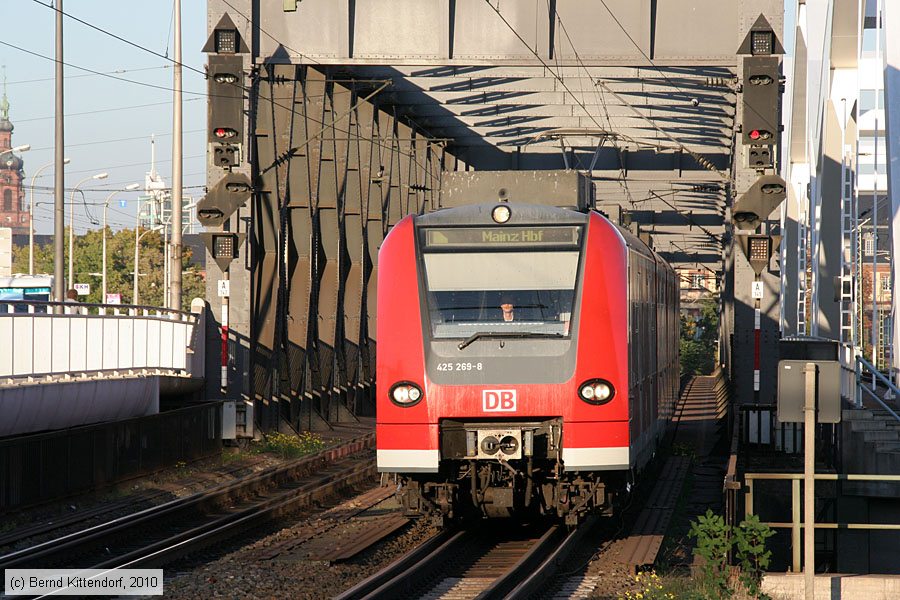 Deutsche Bahn - 425269-8
/ Bild: db4252698_bk1010100128.jpg Deutsche Bahn - 425269-8
/ Bild: db4252698_bk1010100128.jpg