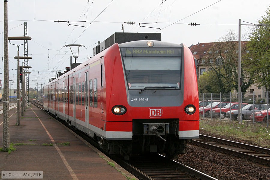 Deutsche Bahn - 425269-8
/ Bild: db4252698_cw0604170015.jpg Deutsche Bahn - 425269-8
/ Bild: db4252698_cw0604170015.jpg