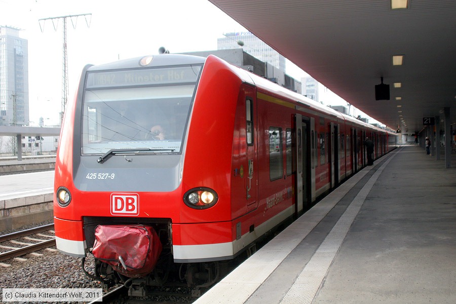 Deutsche Bahn - 425527-9
/ Bild: db4255279_cw1102140004.jpg