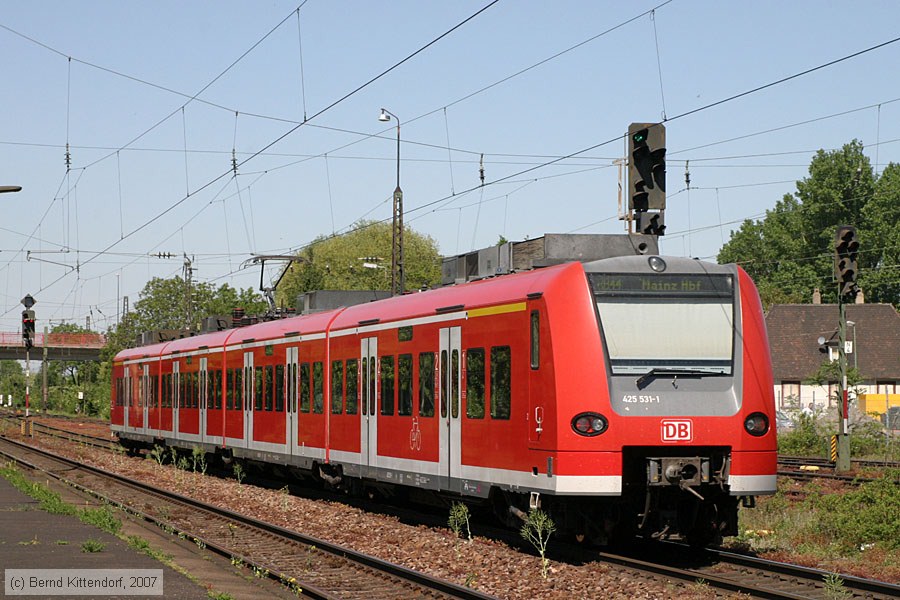 Deutsche Bahn - 425531-1
/ Bild: db4255311_bk0704300013.jpg