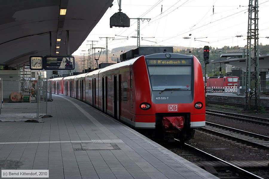 Deutsche Bahn - 425533-7
/ Bild: db4255337_bk1004220451.jpg