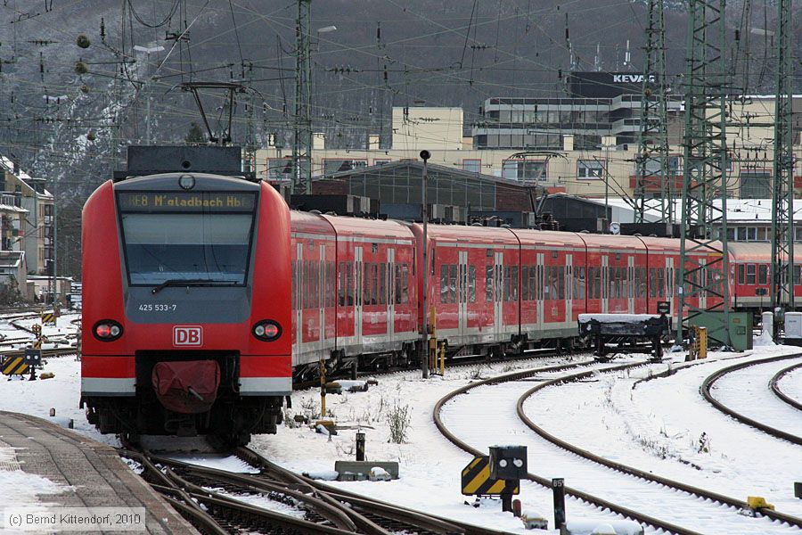 Deutsche Bahn - 425533-7
/ Bild: db4255337_bk1012090297.jpg