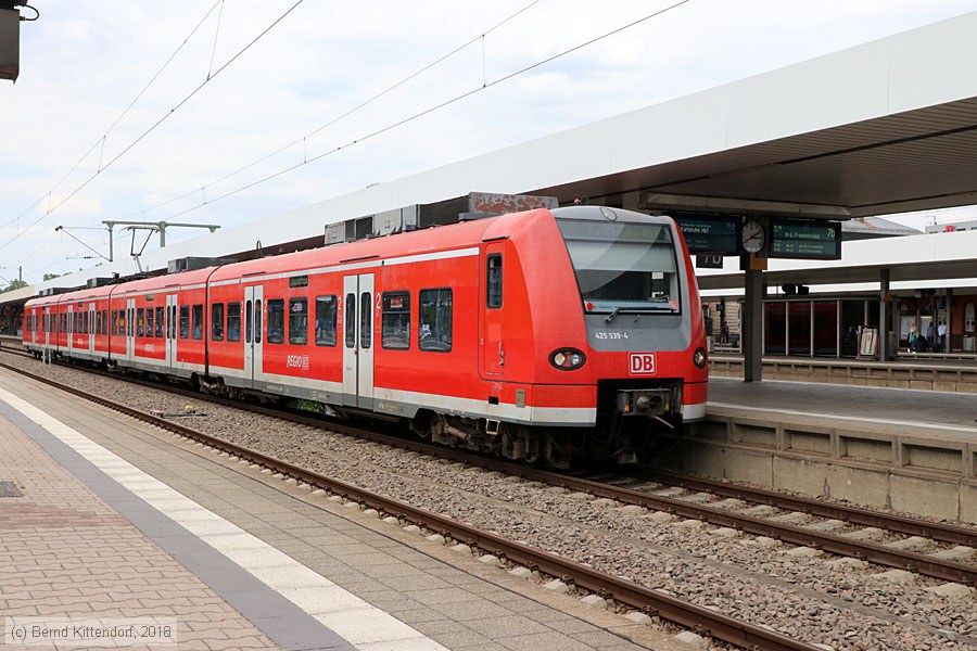 Deutsche Bahn - 425539-4
/ Bild: db4255394_bk1806290025.jpg