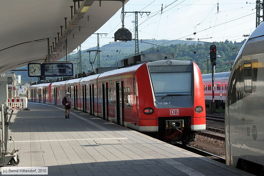 Deutsche Bahn - 425528-7
/ Bild: db4255287_bk1007110065.jpg