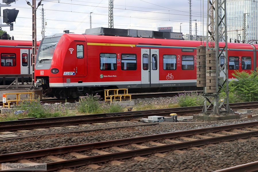 Deutsche Bahn - 425532-9
/ Bild: db4255329_bk2209030262.jpg
