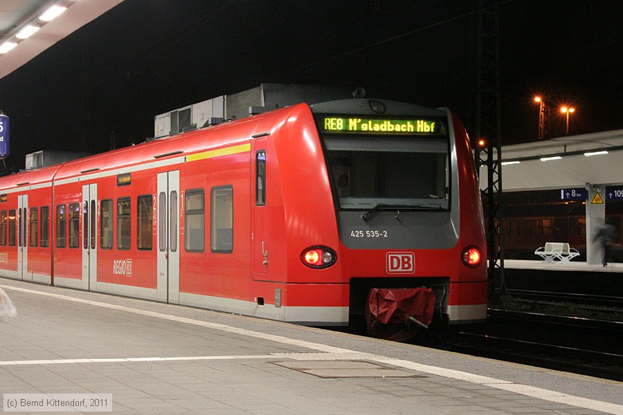 Deutsche Bahn - 425535-2
/ Bild: db4255352_bk1102170206.jpg