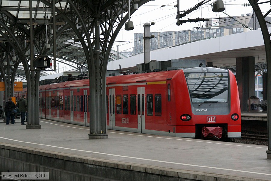 Deutsche Bahn - 425535-2
/ Bild: db4255352_bk1102190017.jpg