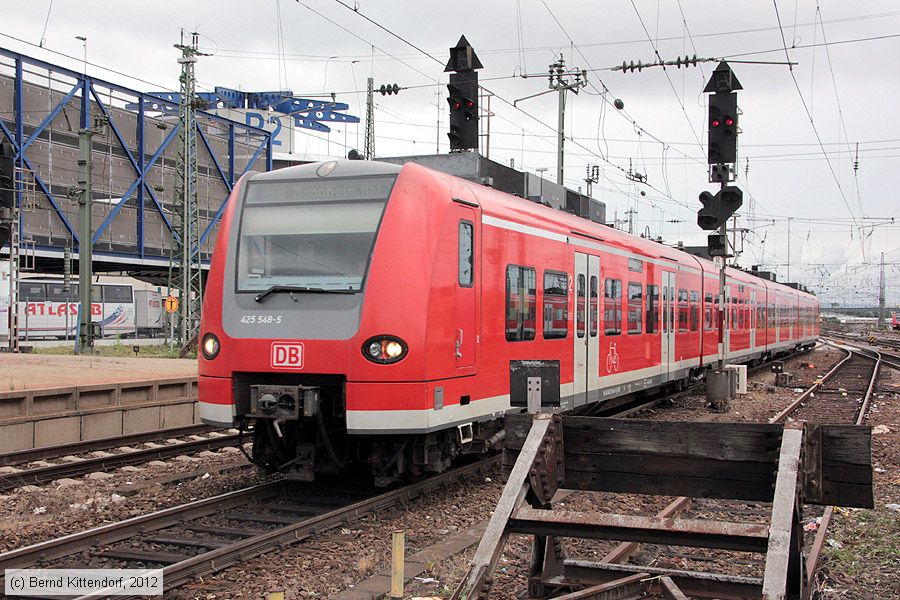 Deutsche Bahn - 425548-5
/ Bild: db4255485_bk1207200068.jpg