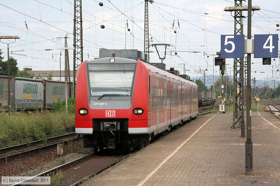Deutsche Bahn - 425549-3
/ Bild: db4255493_bk1107060035.jpg