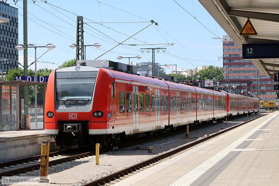 Deutsche Bahn - 425545-1
/ Bild: db4255451_bk1906190033.jpg