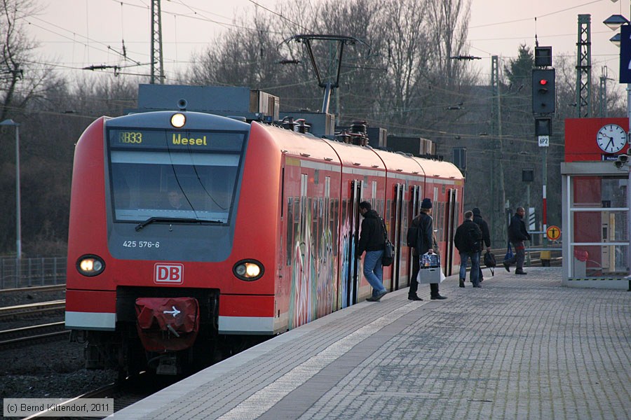 Deutsche Bahn - 425576-6
/ Bild: db4255766_bk1102160419.jpg Deutsche Bahn - 425576-6
/ Bild: db4255766_bk1102160419.jpg