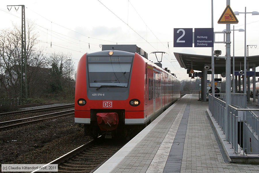 Deutsche Bahn - 425576-6
/ Bild: db4255766_cw1102150097.jpg Deutsche Bahn - 425576-6
/ Bild: db4255766_cw1102150097.jpg