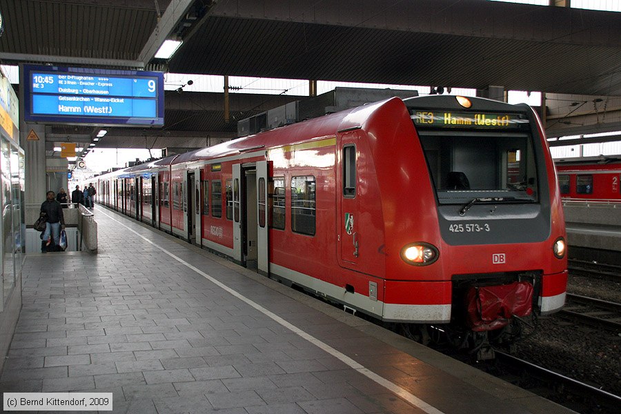 Deutsche Bahn - 425573-3
/ Bild: db4255733_bk0911250020.jpg