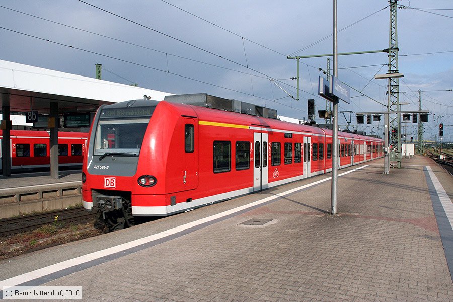 Deutsche Bahn - 425584-0
/ Bild: db4255840_bk1005180034.jpg