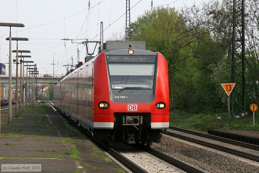 Deutsche Bahn - 425588-1
/ Bild: db4255881_cw1004190016.jpg