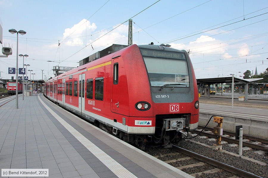 Deutsche Bahn - 425587-3
/ Bild: db4255873_bk1207260103.jpg