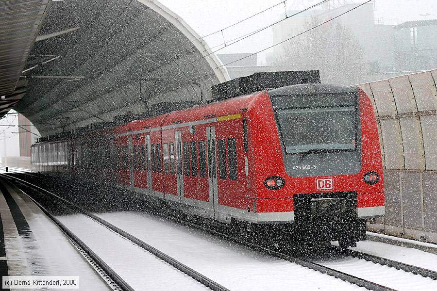 Deutsche Bahn - 425609-5
/ Bild: db4256095_bk0603030044.jpg