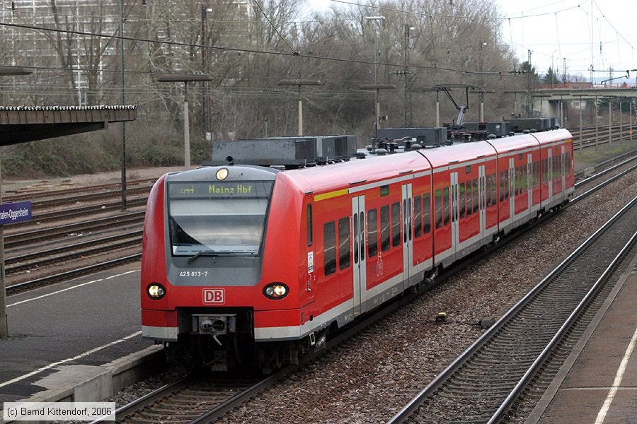 Deutsche Bahn - 425613-7
/ Bild: db4256137_bk0603310030.jpg