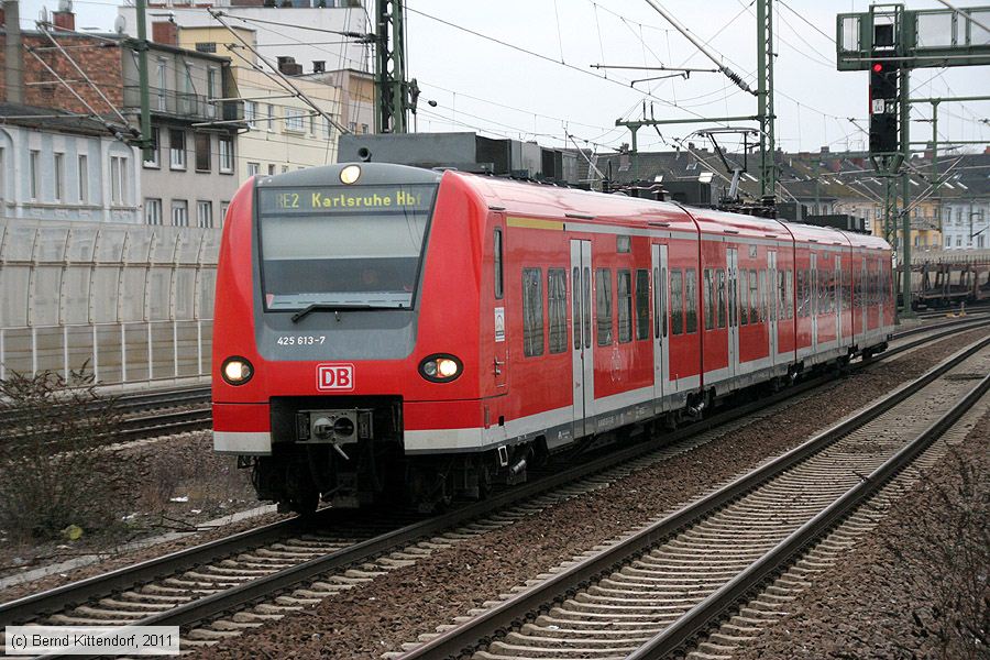Deutsche Bahn - 425613-7
/ Bild: db4256137_bk1101280043.jpg