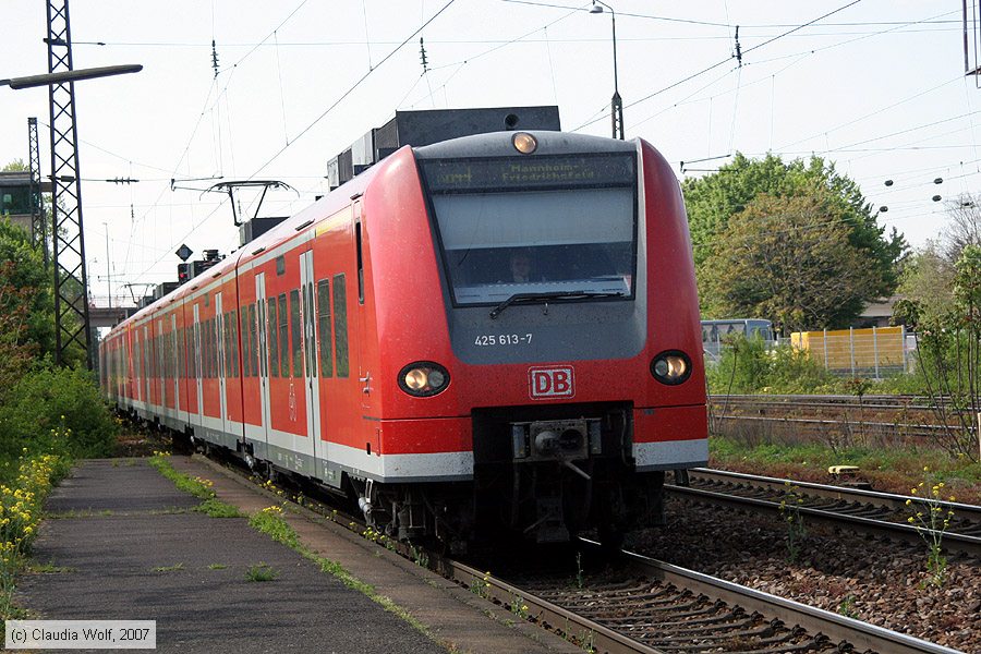 Deutsche Bahn - 425613-7
/ Bild: db4256137_cw0704200021.jpg Deutsche Bahn - 425613-7
/ Bild: db4256137_cw0704200021.jpg