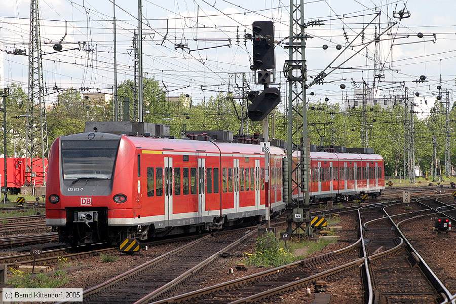 Deutsche Bahn - 425613-7
/ Bild: db4256137_e0018338.jpg