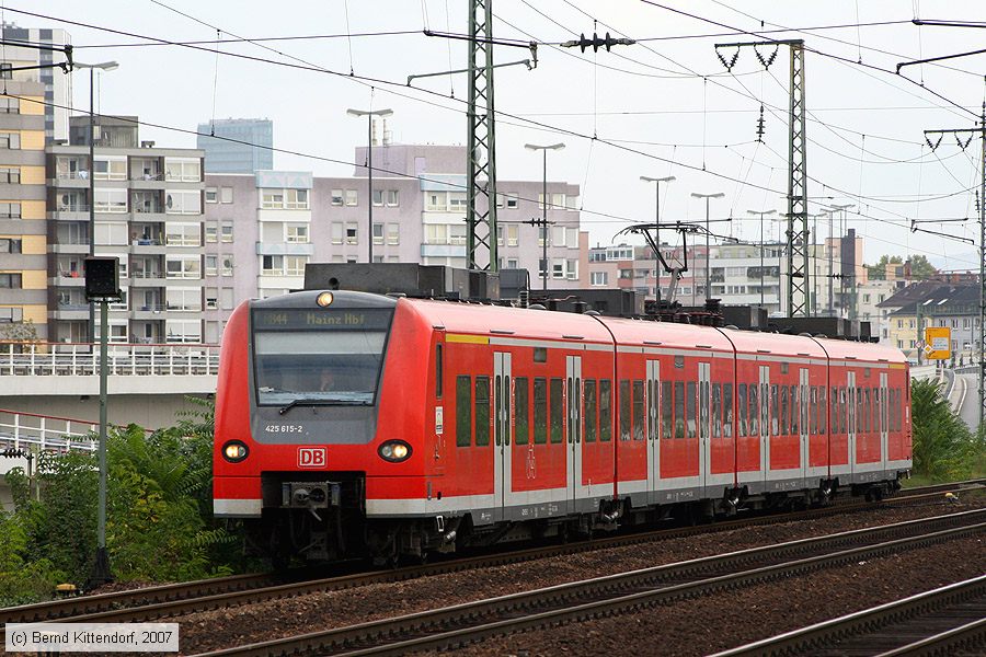 Deutsche Bahn - 425615-2
/ Bild: db4256152_bk0710130009.jpg