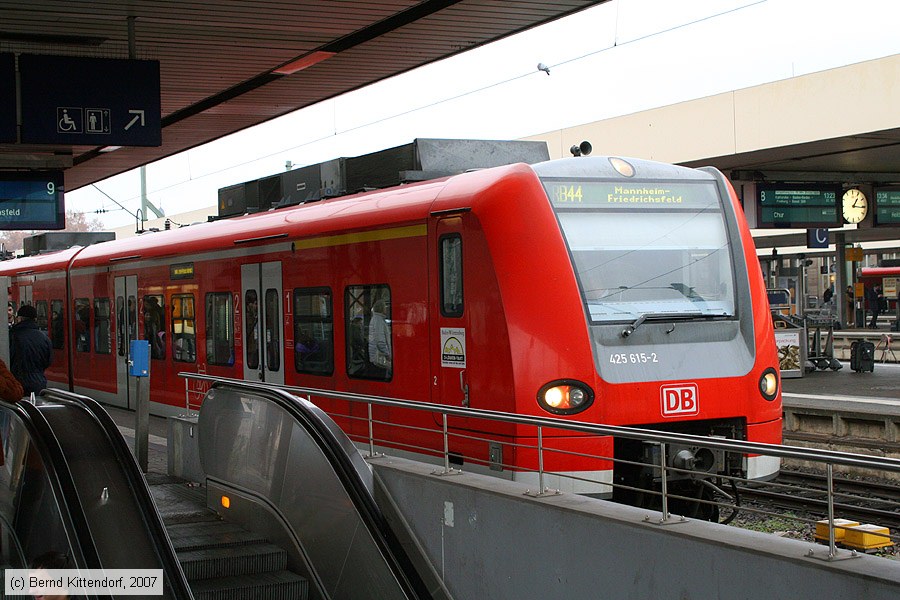 Deutsche Bahn - 425615-2
/ Bild: db4256152_bk0712290005.jpg