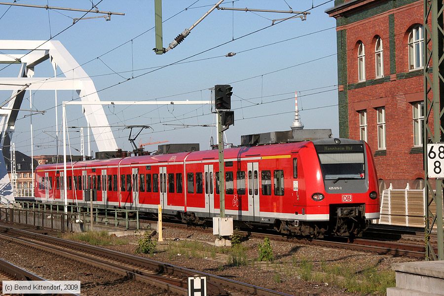 Deutsche Bahn - 425615-2
/ Bild: db4256152_bk0908010015.jpg
