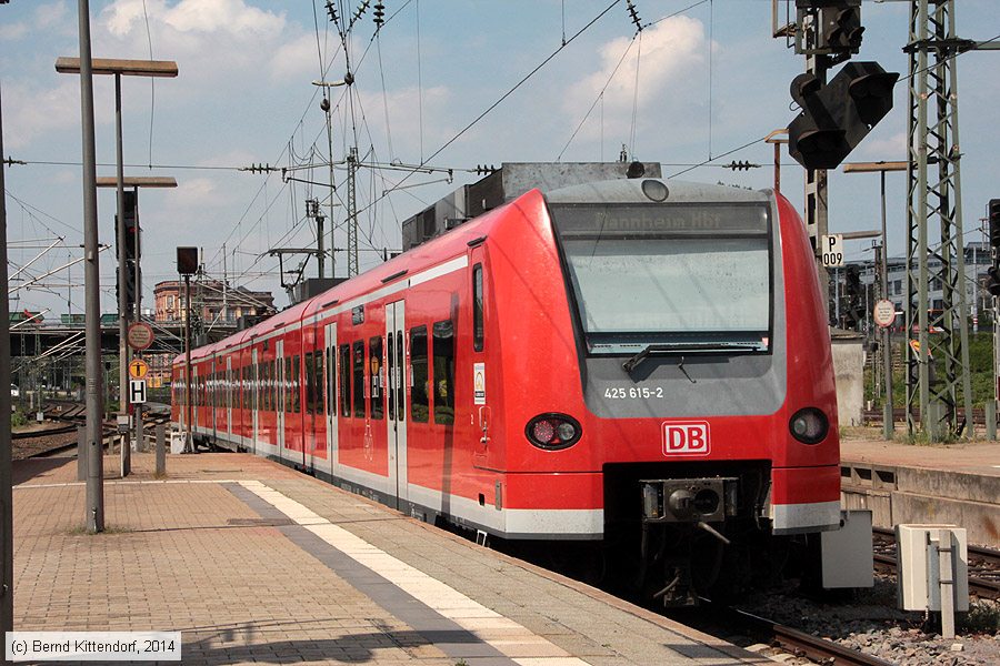Deutsche Bahn - 425615-2
/ Bild: db4256152_bk1404250013.jpg