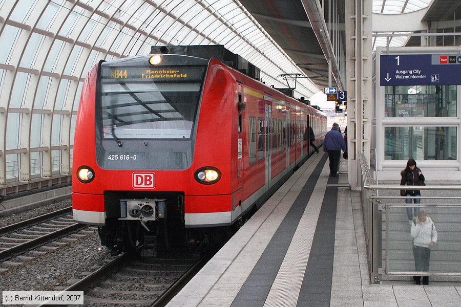 Deutsche Bahn - 425616-0
/ Bild: db4256160_bk0712010003.jpg