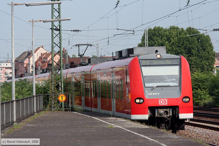 Deutsche Bahn - 425618-6
/ Bild: db4256186_bk0807310084.jpg