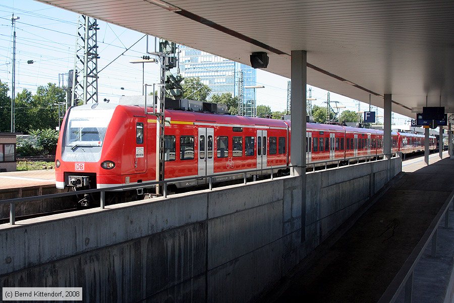Deutsche Bahn - 425618-6
/ Bild: db4256186_bk0809090068.jpg