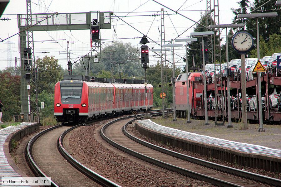 Deutsche Bahn - 425618-6
/ Bild: db4256186_bk1108250075.jpg