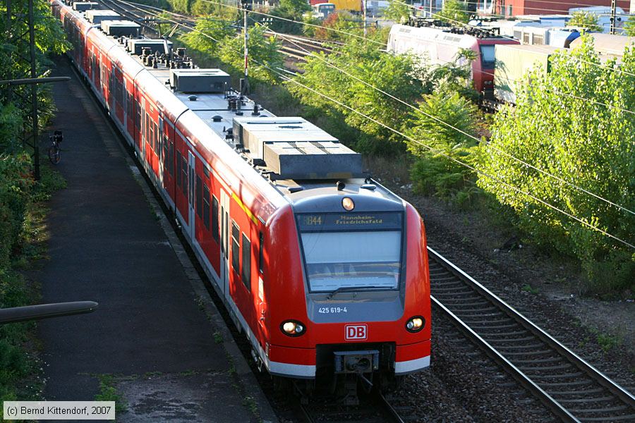 Deutsche Bahn - 425619-4
/ Bild: db4256194_bk0708300069.jpg Deutsche Bahn - 425619-4
/ Bild: db4256194_bk0708300069.jpg