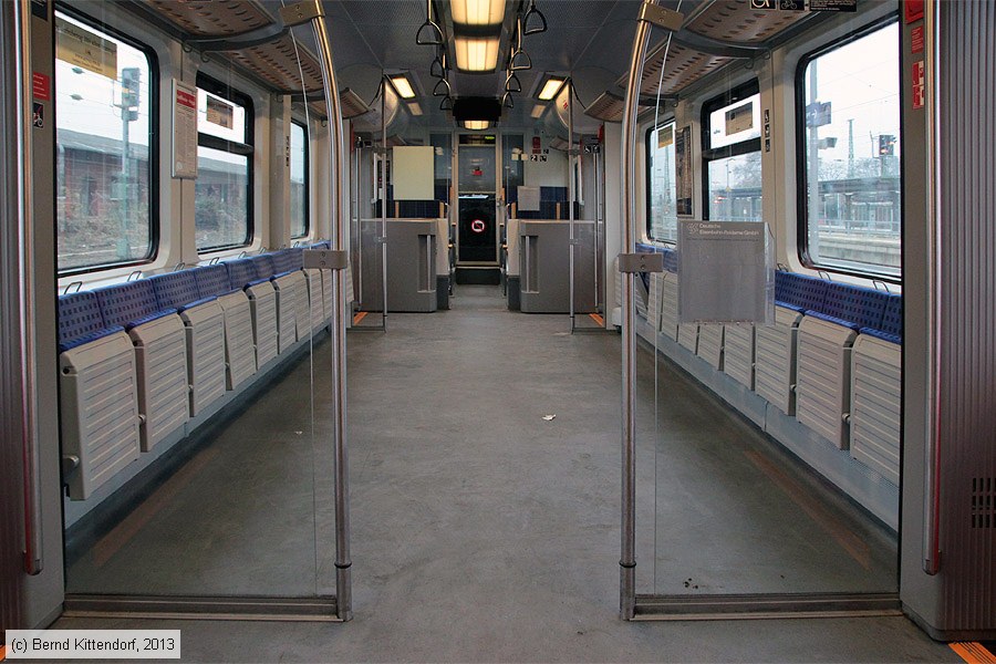 Deutsche Bahn - 425619-4 - Innenansicht
/ Bild: db4256194_bk1312120003.jpg