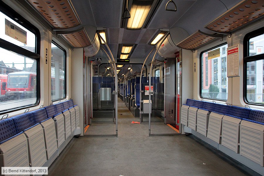 Deutsche Bahn - 425619-4 - Innenansicht
/ Bild: db4256194_bk1312120007.jpg