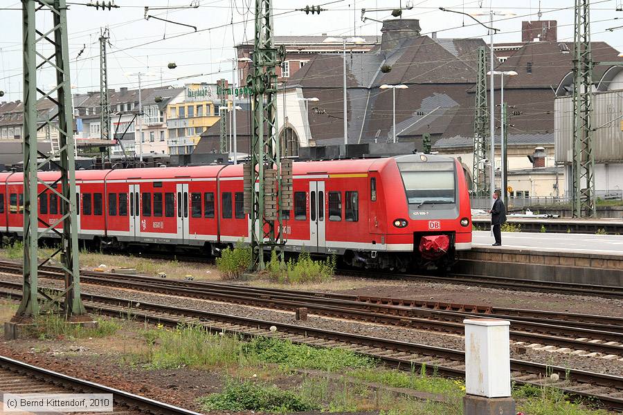 Deutsche Bahn - 425608-7
/ Bild: db4256087_bk1006220216.jpg