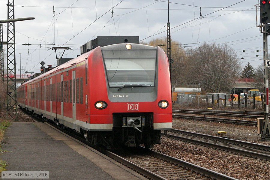 Deutsche Bahn - 425621-0
/ Bild: db4256210_bk0603280038.jpg